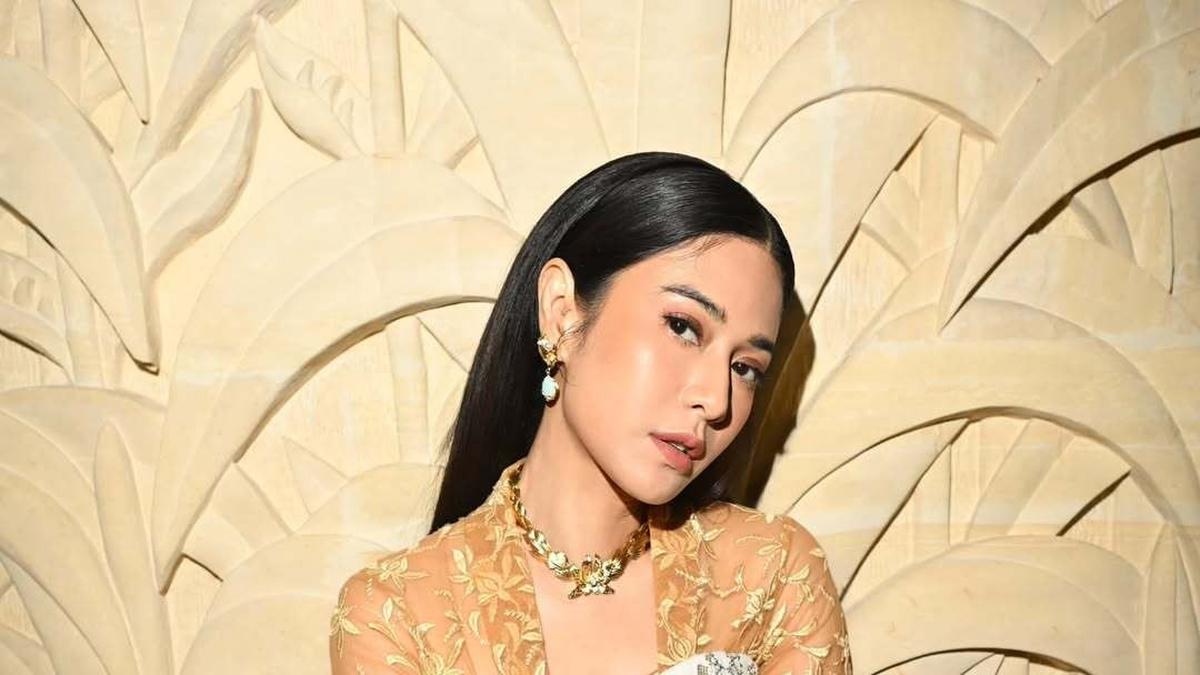 Pesona Dian Sastrowardoyo Tampil Anggun dalam Kebaya, Kartini Masa Kini yang Menginspirasi