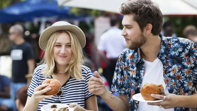 Kebahagiaan dalam Hubungan Berkaitan dengan Berat Badan, Apa Iya?