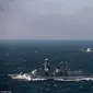 Kapal Nuklir Rusia 'Adu Pandang' dengan Kapal Perang Inggris (Royal Navy/DailyMail)