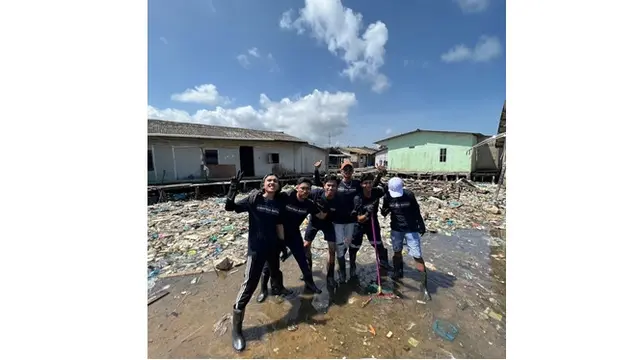 Setelah Pandawara Group, Viral Aksi Ksatria Batam Bersih-Bersih 5 Ton Sampah