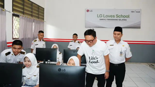 LG Perkuat Pendidikan Vokasi Lewat Program LG Loves School, Beri Bantuan Monitor hingga Renovasi Kelas Multimedia di SMKN 2 Tangsel