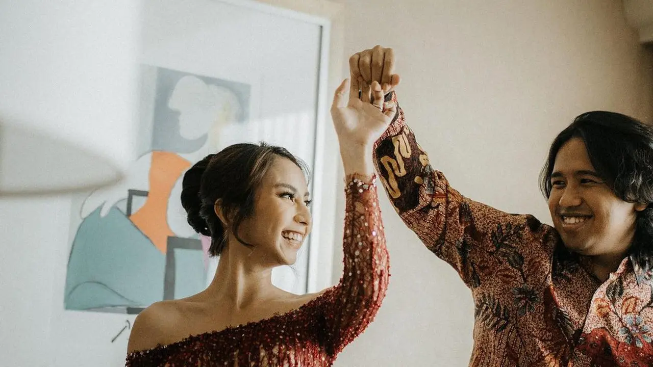 Joshua Suherman dan Clairine Clay.