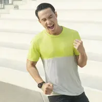 Dengan outfit berteknologi Dry-EX, Daniel Mananta mengajak masyarakat untuk semakin rutin berolahraga (Foto: Uniqlo)