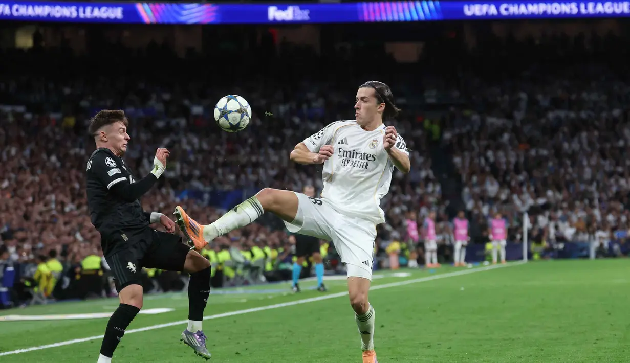 Babak kedua dibuka dengan sejumlah peluang beruntun untuk Juventus. Tidak berlangsung lama, Los Blancos berhasil mengambil alih kendali pertandingan. (Pierre-Philippe MARCOU/AFP)