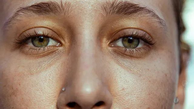 Gunakan Produk Pelembap Wajah