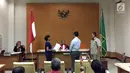 Suasana sidang praperadilan pengacara publik LBH Jakarta Alldo Felix Januardy melawan polisi di PN Jakarta Selatan, Senin (29/1). Sidang terkait dugaan penganiayaan yang dialami Alldo di Bukit Duri pada 12 Januari 2016. (Liputan6.com/Immanuel Antonius)
