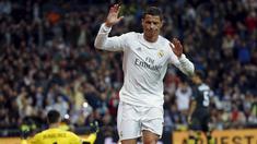 Cristiano Ronaldo mencetak satu gol saat timnya menang 4-0 atas Sevilla pada lanjutan La Liga Spanyol pekan ke-30 di Stadion Santiago Bernabeu, Senin (21/3/2016) dini hari WIB.  (REUTERS/Sergio Perez)