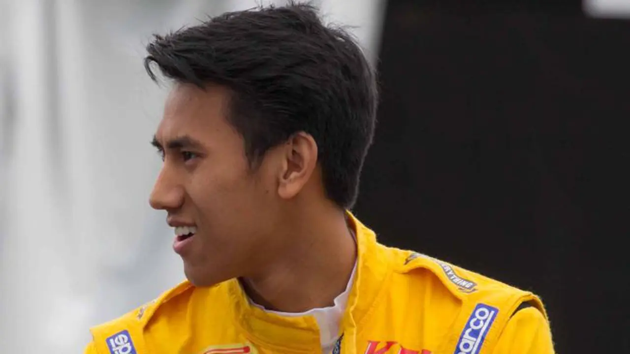 Pembalap Carlin Jagonya Ayam, Sean Gelael (Liputan6.com)