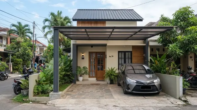 Ide kanopi rumah mungil yang tidak membuat tampilan fasad terasa penuh model satu tiang penyangga
