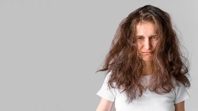 Rambut Kering karena Hair Dryer? Ini 7 Bahan Alami Atasinya