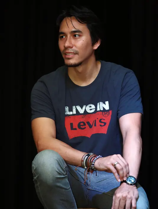 Peran baru di balik layar sebagai produser dilakukan Darius melalui film berjudul ‘Night Bus’. (Deki Prayoga/Bintang.com)