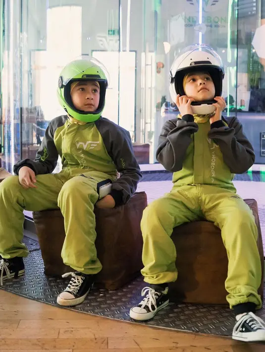 Bukan tanpa alasan, Raffi Ahmad dan Gading Marten ikut Berlin Marathon 2024 di Jerman. Tak langsung pulang, lewat unggahan Instagram gempi, ia dan Rafathar menjajal serunya skydiving indoor ditemani Gisel. Liputan6.com/IG/@/inigempiii)