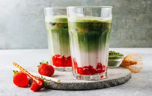 Resep Strawberry Matcha Latte, Minuman 3 Lapis yang Cantik dan Segar