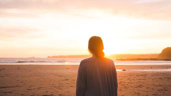 5 Manfaat Berlibur ke Pantai Bagi Kesehatan Fisik dan Mental