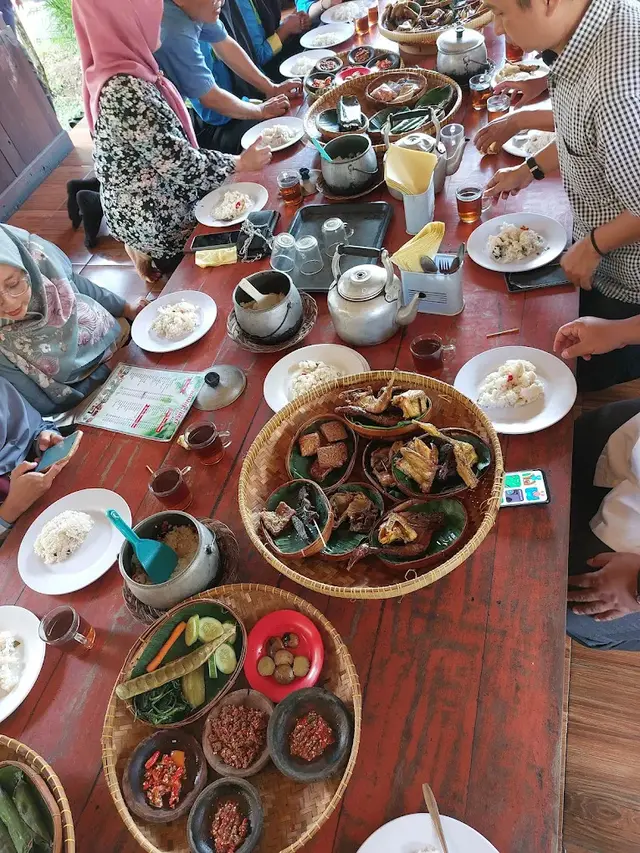15 Rekomendasi Tempat Makan Enak di Serang 2025, Kuliner Legendaris hingga Kekinian