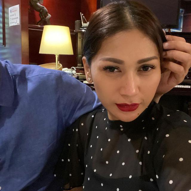 8 Potret Mesra Tata Janeeta dan Brotoseno, Umumkan Kehamilan Pertama