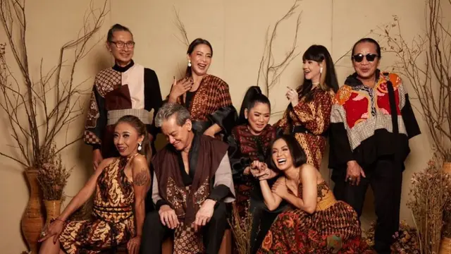 6 Gaya Pemotretan Yuni Shara Bareng 7 Bintang, Curi Perhatian