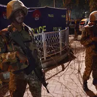 Polisi telah menangkap 17 tersangka pengeboman di kota Lahore, Pakistan.