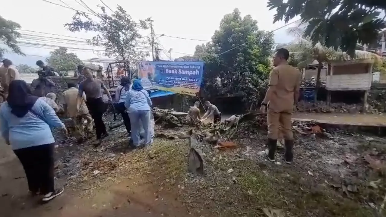 Ditegur Prabowo soal Sampah Menumpuk, Pemkot Bogor Langsung Bersihkan Sungai