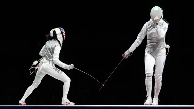 FOTO: Momen Atlet Anggar Amerika Serikat dan Rusia Bertemu di Final Olimpiade Tokyo 2020