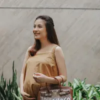 Chelsea Olivia masih dilingkupi rona bahagia karena baru saja melahirkan anak keduanya yang berjeniskelamin laki-laki. Dante Oliver Alinskie, nama yang dipilih Chelsea dan Glenn untuk jagoan kecilnya. (Instagram/chelseaoliviaa)