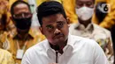Calon Wali Kota Medan Bobby Nasution pada Pilkada 2020 memberikan keterangan di DPP Partai Golkar, Jakarta, Selasa (18/8/2020). Partai Golkar resmi mengusung Bobby Nasution dan Aulia Rahman pada Pilkada Wali Kota Medan 2020. (Liputan6.com/Johan Tallo)