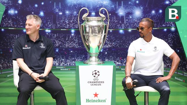 Kunjungan Bastian Schweinsteiger dan Luis Nani