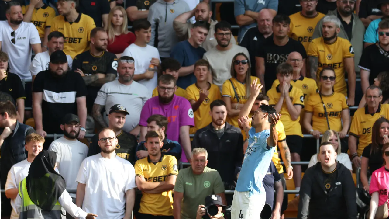 Foto: Penampilan 'Masterclass' Tijjani Reijnders Bareng Man City, Cetak Gol Debut dan Assist