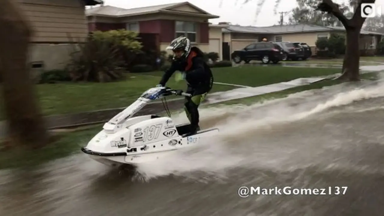 Aksi Jet Ski 