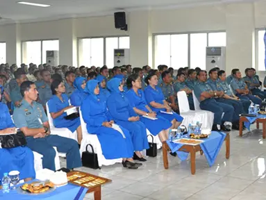 Citizen6, Tanjung Priok: Kolinlamil mengadakan ceramah kesehatan tentang Deteksi Dini Kanker Payudara, Rahim, Prostat dan Permasalahannya bertempat di Gedung Laut Natuna, Mako Kolinlamil, Tanjung Priok, Jakarta, Kamis, (10/5). (Pengirim: Kadispen Kolinlam