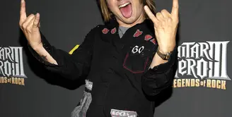 Drummer band rock Poison, Rikki Rockett diketahui menderita penyakit kanker mulut. Meski terserang penyakit mengerikan tersebut, dokter mengatakan jika Rikki memiliki kesempatan baik dalam pemulihannya. (AFP/Bintang.com)