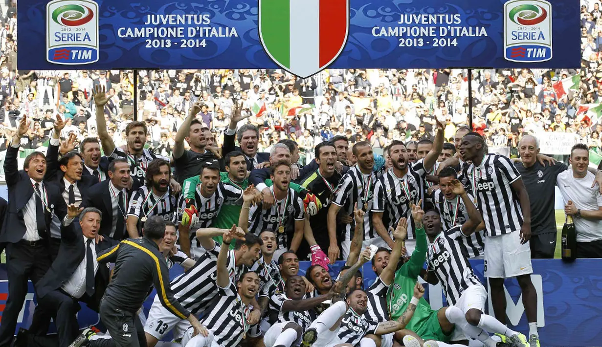 Juventus menjadi tim pertama yang berhasil memecahkan rekor 100-poin di Serie A Italia, (18/5/2014). (REUTERS/Alessandro Garofalo)
