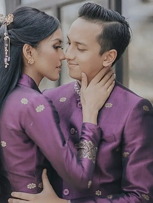 Ge Pamungkas Lamar Anastasia Herzigova