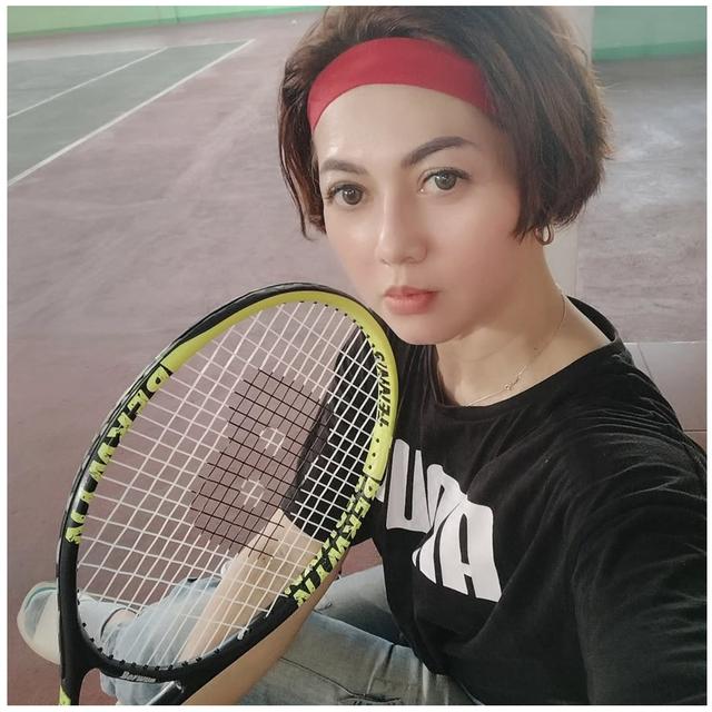 Jarang Tersorot, Ini 6 Potret Terbaru Dewi Lastmi AFI yang Dinikahi Pria Jepang