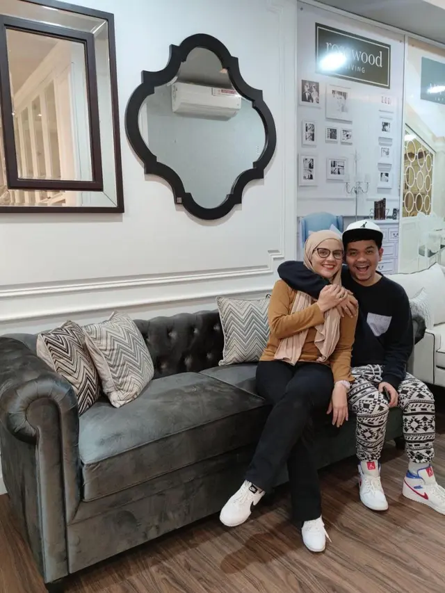 Indra Bekti dan Aldila Jelita