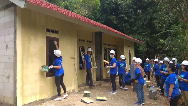 P&G dan Habitat for Humanity, membangun 6 unit rumah di Kampung Gunung Batu, Desa Bojong Koneng, Babakan Madang, Bogor, Jawa Barat