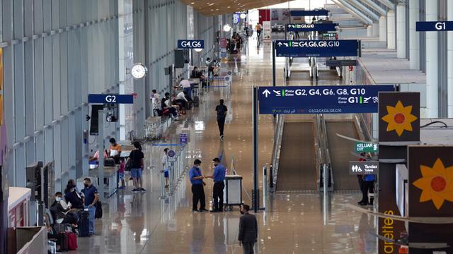 FOTO: Malaysia Buka Perbatasan, Orang Asing Boleh Masuk Tanpa Karantina