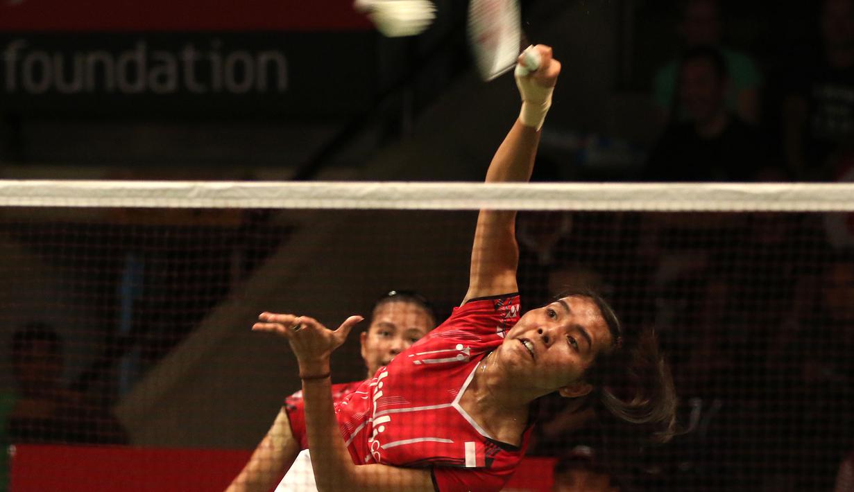 Nitya Krishinda Maheswari/Greysia Polii menang dengan skor 17-21 21-13 21-11. (Bola.com/Arief Bagus)