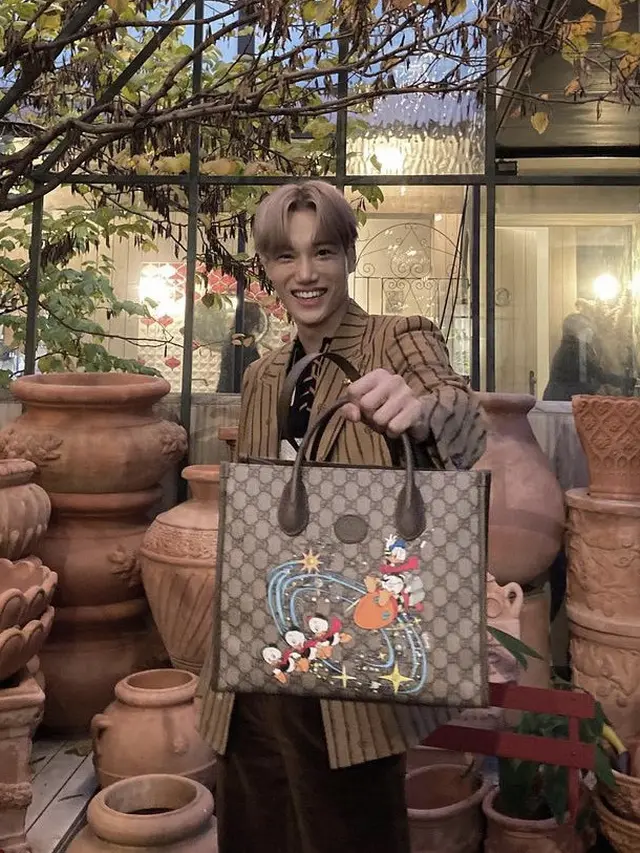 Disebut Human Gucci, Berikut 6 Tampilan Kai EXO dengan Tas Guccinya/dok. zkdlin