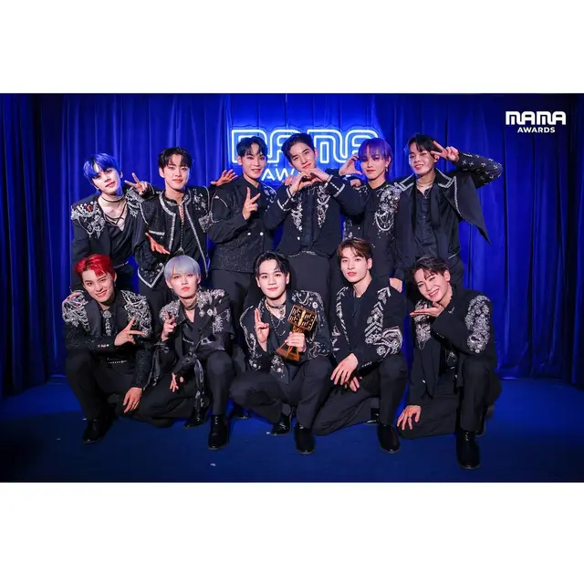 Jo1 bawa pulang piala MAMA Awards 2022 Day 1 (Foto: Instagram @mnet_mama)