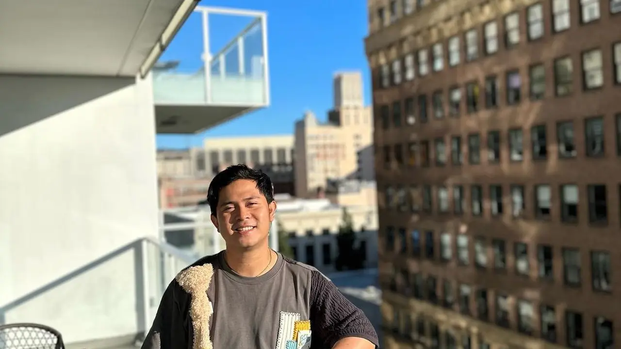 Cakra Khan di Amerika Serikat (https://www.instagram.com/p/Cqg7Y3PpGOz/)