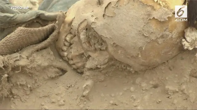 Arkeolog Peru menemukan makam 16 imigran China di Amerika Selatan. Makam ini merupakan makan imigran China terbesar di Peru . 