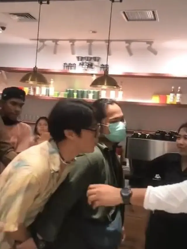 Dikta diduga mendapat pelecehan seksual oleh penggemar. (Foto: Instagram/viralsekali)