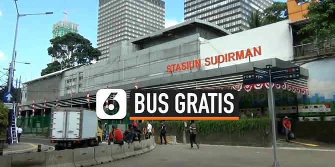 VIDEO: Cegah Antrean, Dishub DKI Sediakan Bus Gratis Penumpang KRL