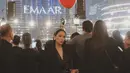 Alyssa Daguise merayakan malam tahun baru di Dubai bersama kekasihnya. Alyssa tampil mengenakan jumpsuit sequin dipadukan oversize blazer hitam. [@alyssadaguise]