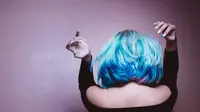 Ilustrasi rambut palsu atau wig (dok.unsplash/ Luis Quintero)