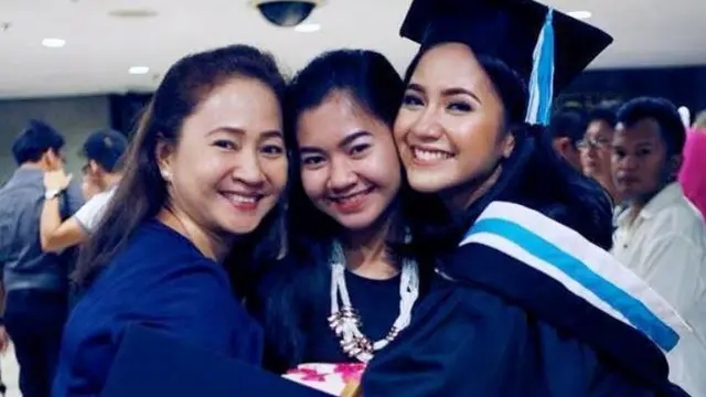 [Bintang] Disebut Bodoh karena Kuliah 5 Tahun, Perempuan Ini Akhirnya Bikin Banyak Orang Melongo