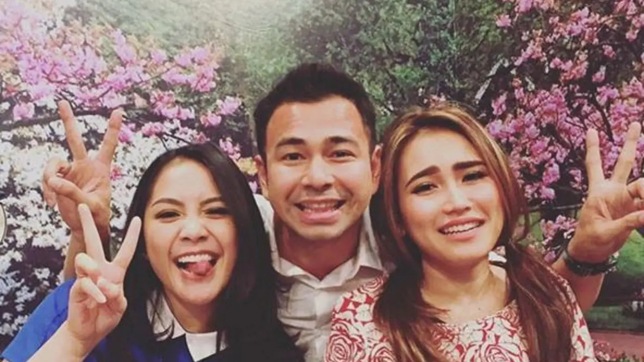 [Bintang] Raffi Ahmad, Ayu Ting Ting, dan Nagita Slavina