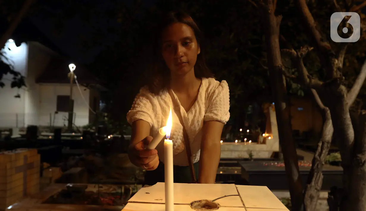 Kawasan itu dipayungi oleh pepohonan dikotil berukuran besar dan berdaun lebar yang menciptakan suasana teduh. (Liputan6.com/Herman Zakharia)