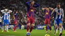 Namun, serangan-serangan yang mereka bangun kerap digagalkan solidnya pertahanan Espanyol. Tampak dalam foto, penyerang Barcelona asal Polandia, Robert Lewandowski (tengah) bereaksi saat pertandingan pekan ke-18 Liga Spanyol 2025/2026 melawan RCD Espanyol di Stadion RCDE, Sabtu 3 Januari 2026 waktu setempat atau Minggu (4/1/2026) dini hari WIB. (MANAURE QUINTERO/AFP)